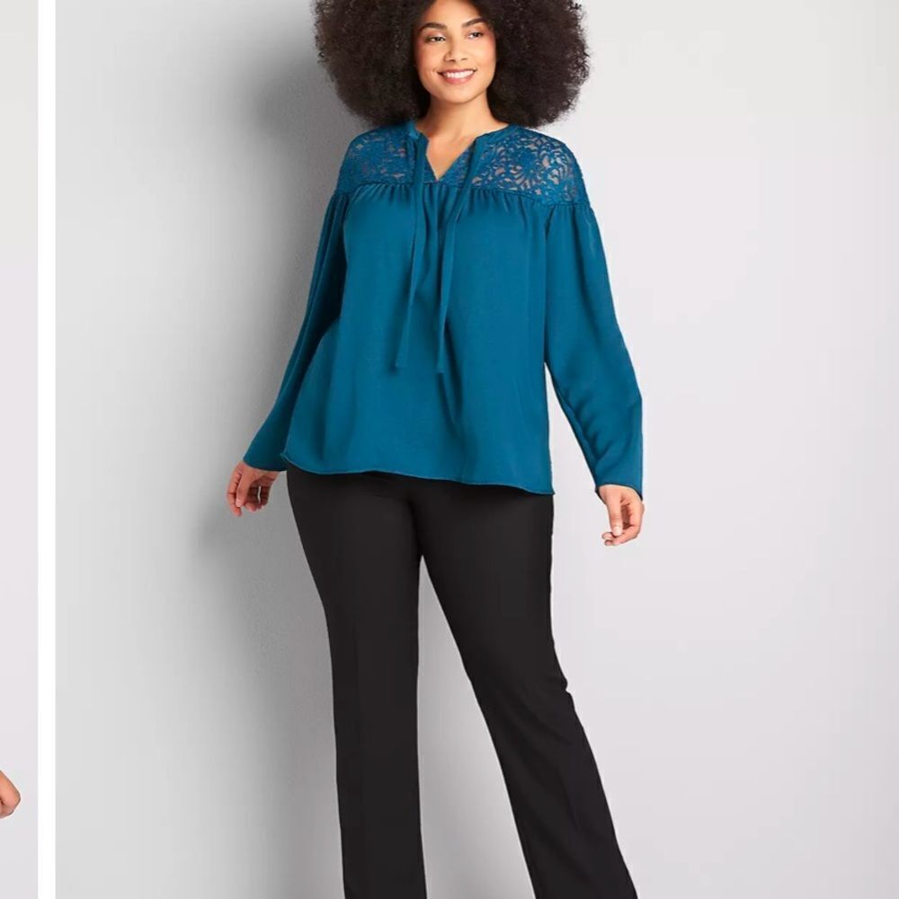 Lane Bryant Split-Neck Lace Yoke Top Size 20 - Picture 3 of 13